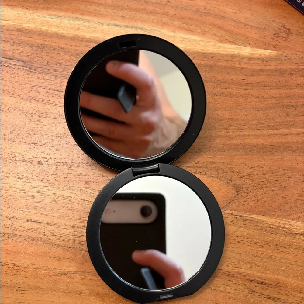 Dior Compact Mirror - Picture 4 of 4